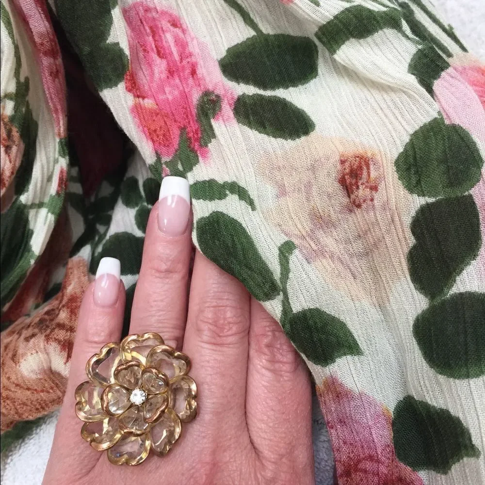 Large flower ring
